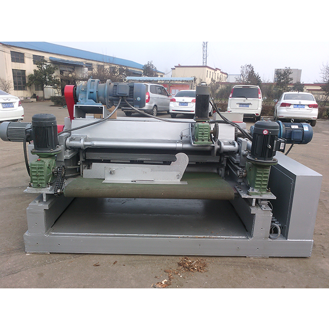 spindleless veneer peeling machine