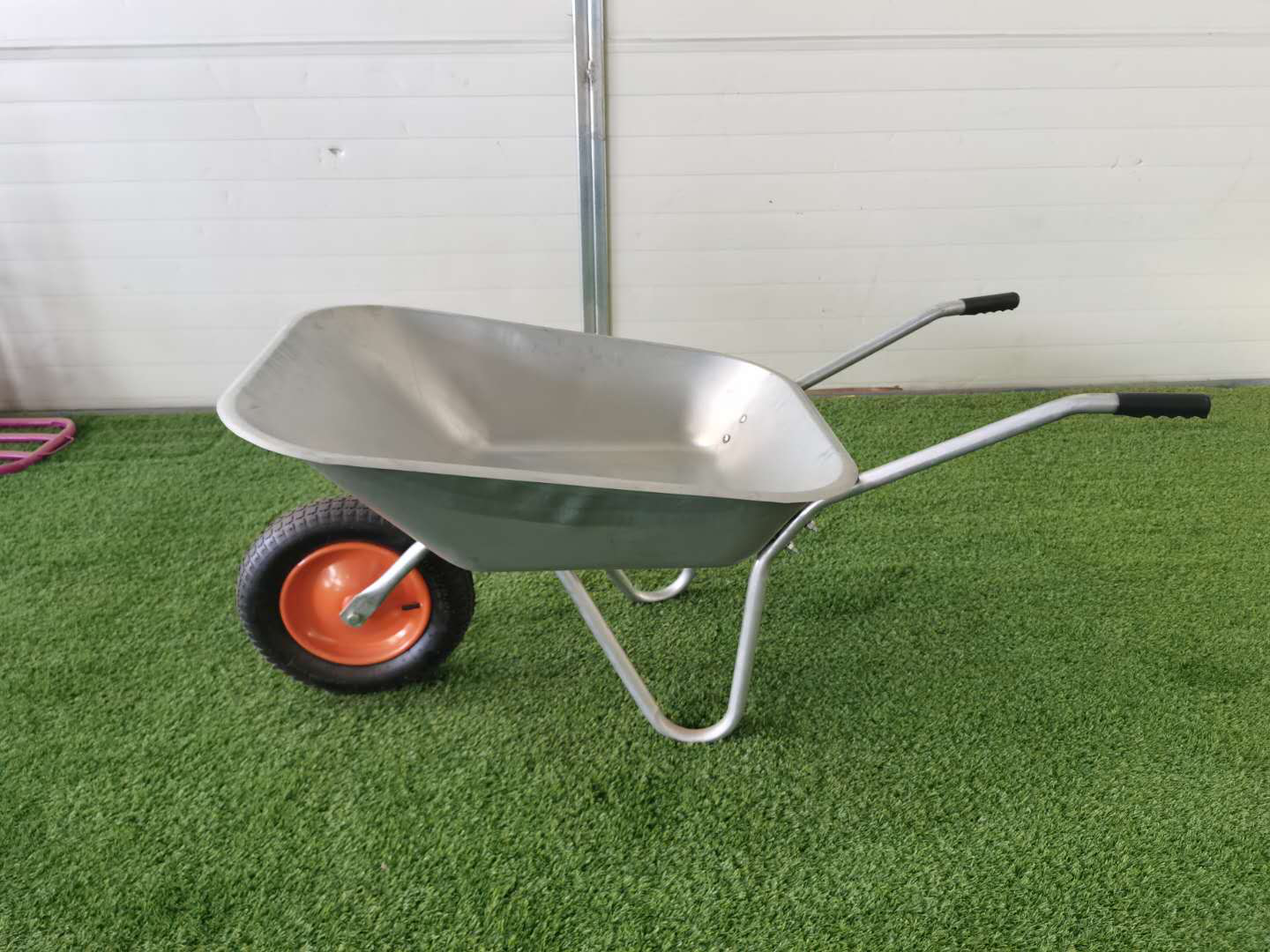 Wheelbarrow 5204