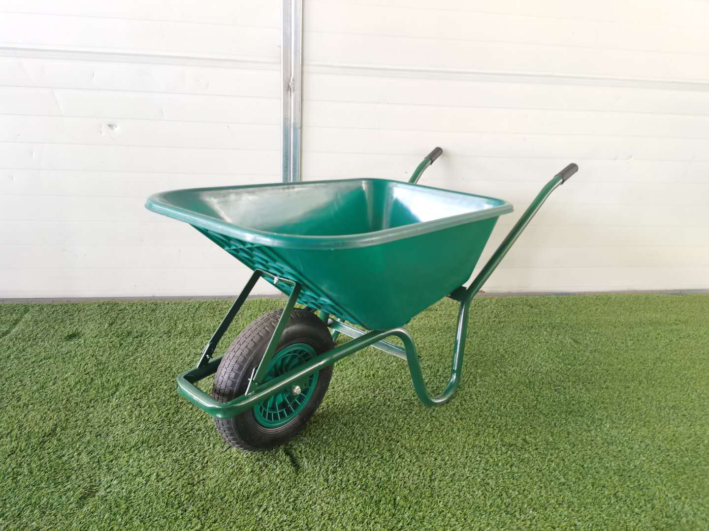 Wheelbarrow 6414