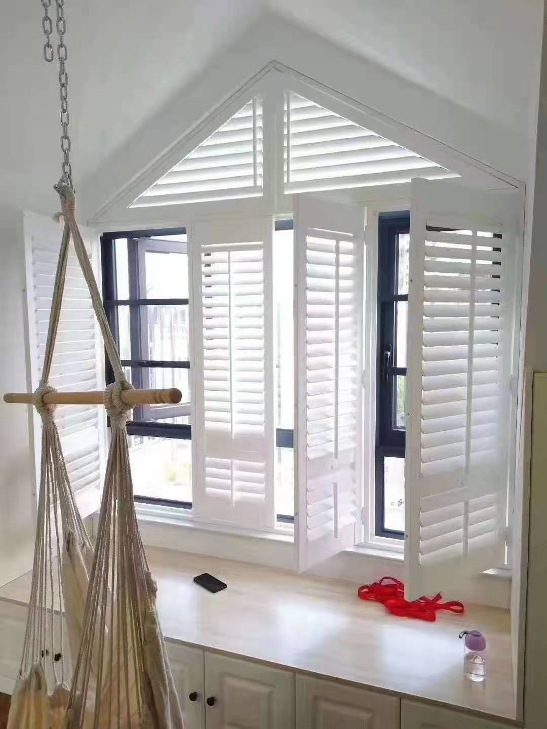 basswood material louver shutter