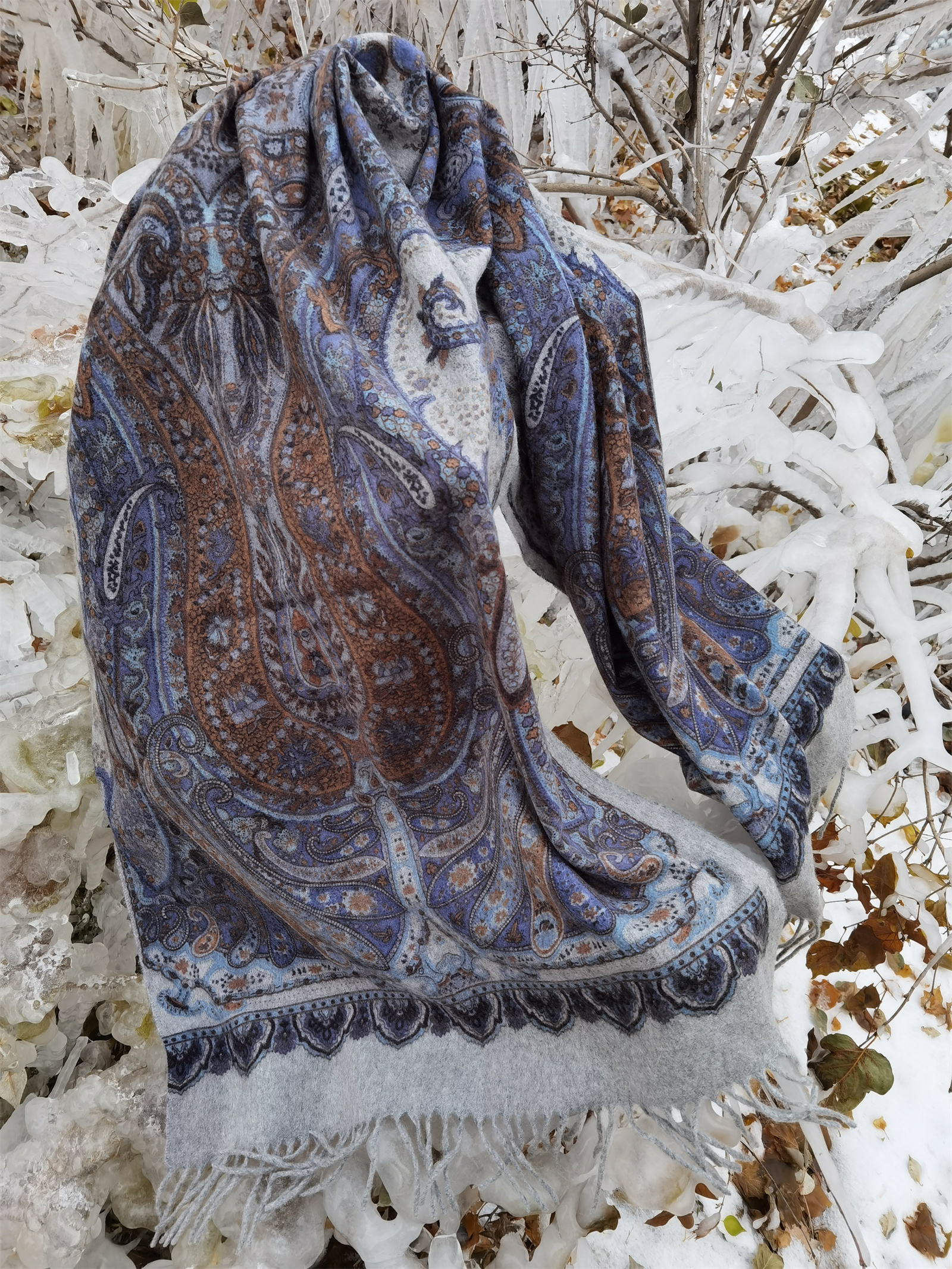 Cashmere reversible printed shawl