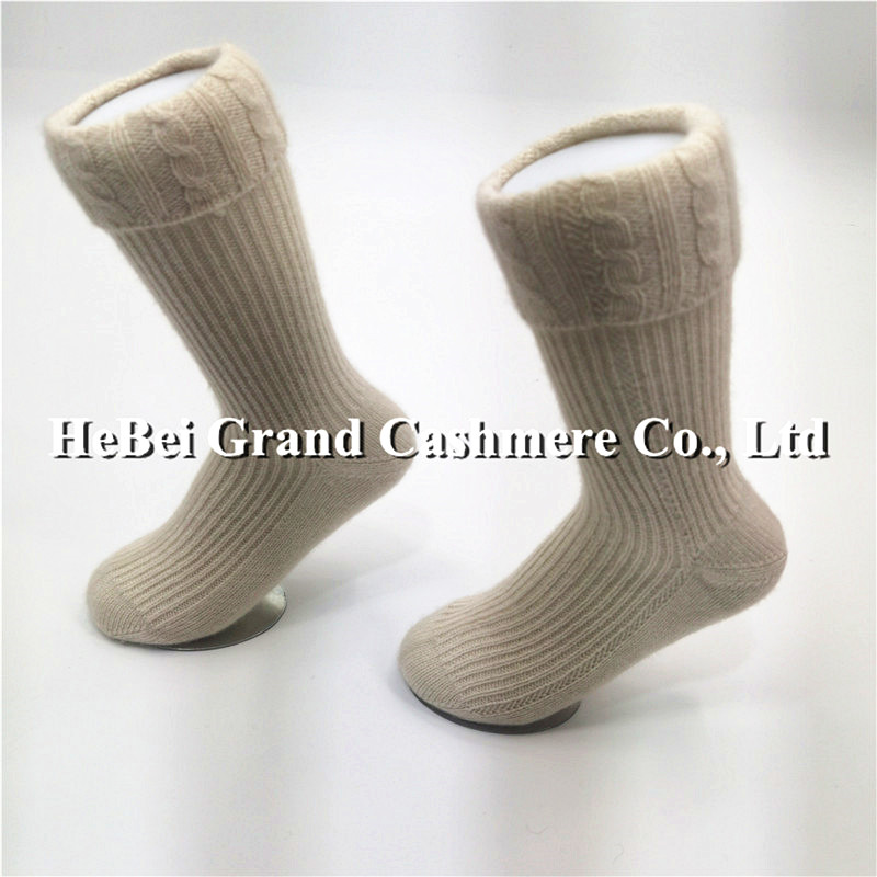 Cashmere cables socks